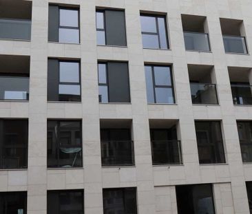 Appartement te huur in Antwerpen voor € 1.300 met 3 slaapkamers - Foto 2