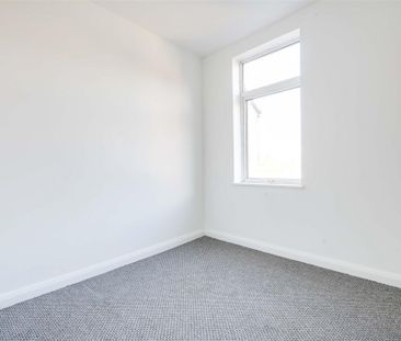 2 Bed Terraced House For Rent - Photo 2