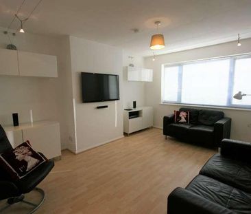 Monks Road, Windsor, SL4 - Photo 1