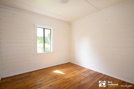 RECENTLY RENOVATED COTTAGE - Photo 2