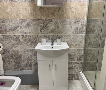 Studio Flat, Eastern Avenue, IG2 - Photo 6