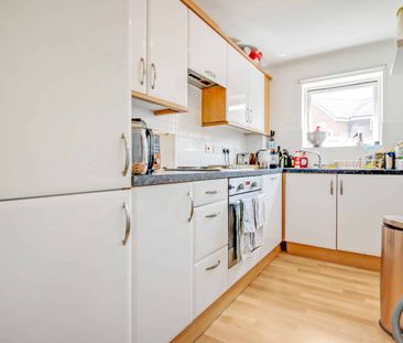 Chain Court, Swindon, Swindon, SN1 - Photo 4