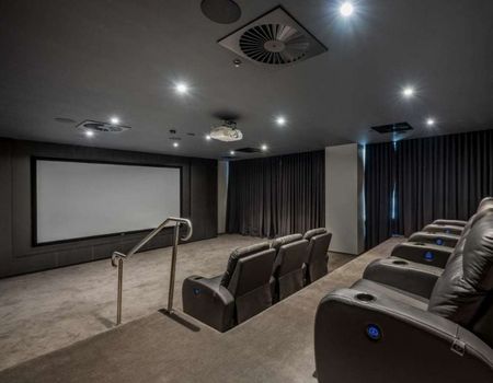 Exemplifying Style & Quality - Photo 3