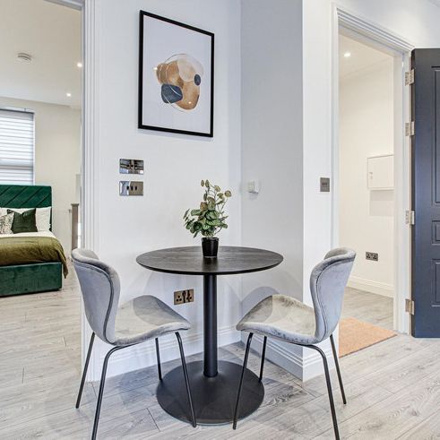 Fulham Road - Photo 1