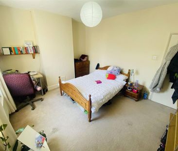 4 bedroom terraced house to rent - Photo 6