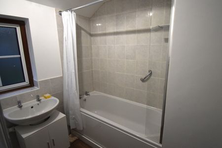 3 bedroom House - LODGEFIELD, WELWYN GARDEN CITY - Photo 4