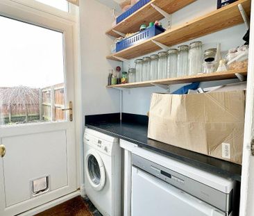 2 bedroom semi-detached house to rent - Photo 4