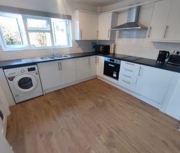 Room in a Shared House, Palmers Road, N11 - Photo 6