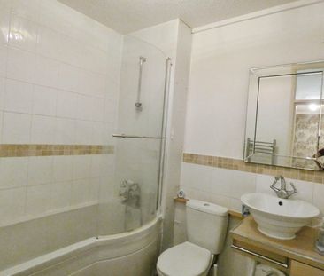 Woodcote Road, Wallington - Photo 4