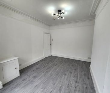 3 Bed Terraced House, Priory Avenue, M7 - Photo 4