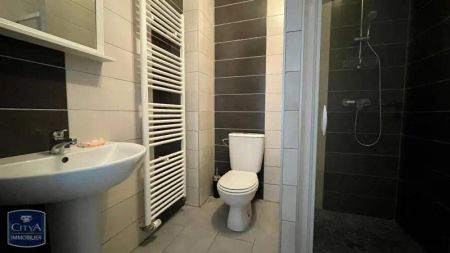 Appartement à louer 4 pièces 62.66m² - Photo 2