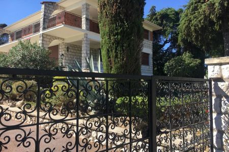 MOUGINS - BELLE VILLA 9 PIÈCES A LOUER MEUBLÉ LONGUE DURÉE - DOMAINE FERMÉ - Photo 2