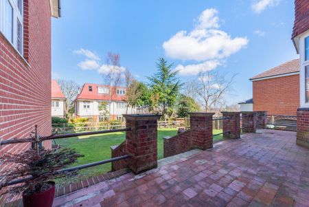 Augustus Road, SW19, London - Photo 4