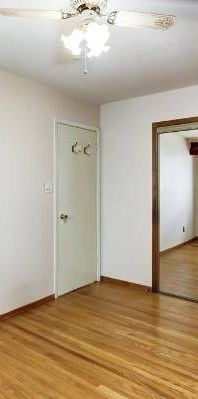 Newly renovated main floor 3 bedroom for rent with parking - Photo 1