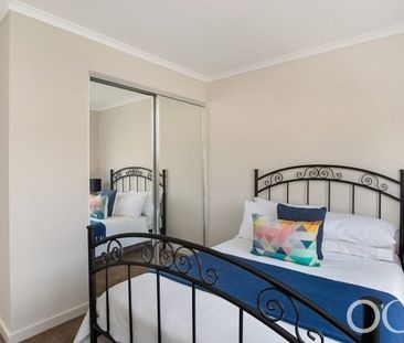 Open the Door to Effortless Style - Photo 4