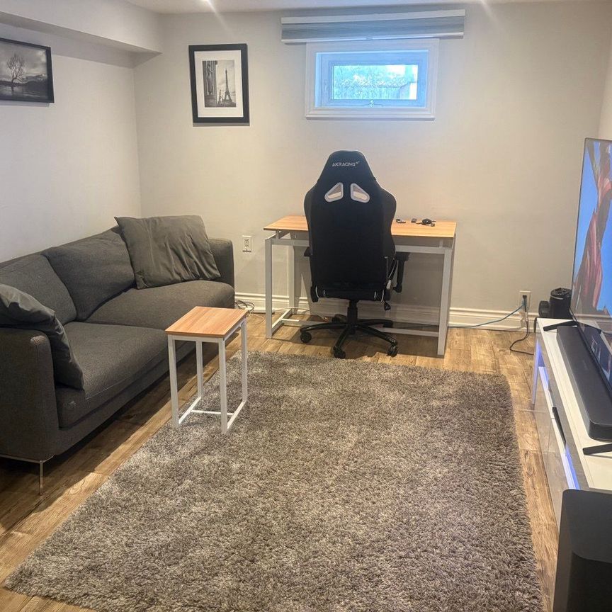 For Lease - 431 Oceanside Avenue Unit# B, Richmond Hill, Ontario - Photo 1