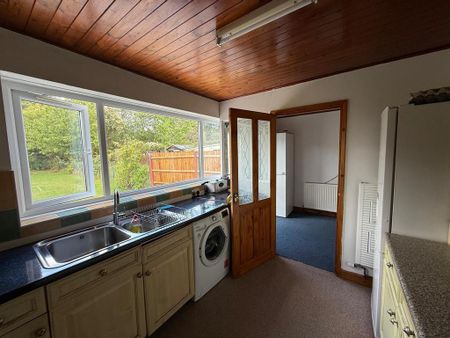 3 bedroom semi-detached house to rent - Photo 3