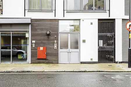 2 bedroom flat to rent - Photo 3