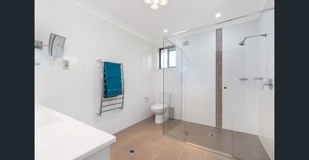 Spacious Family Home - Photo 4