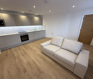1 bedroom Flat To Let - Photo 3