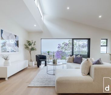 Effortless Elegance Meets Relaxed Coastal Comfort - Photo 4