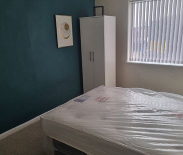 Lovely room available in Birmingham - Photo 1