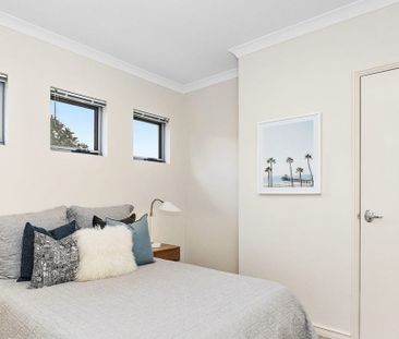 Modern Family Living on a Quiet Street in the Heart of Innaloo, Clo... - Photo 5