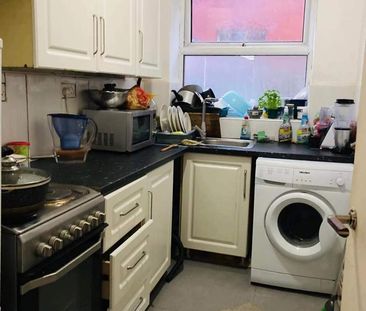 2 Bed Flat, Plymouth Grove, M13 - Photo 1