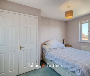 2 bedroom end of terrace house to rent - Photo 3