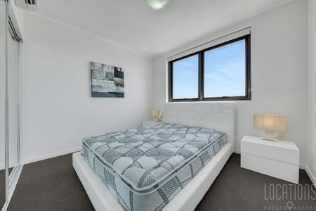 FULLY FURNISHED EXECUTIVE APARTMENT WITH VIEWS AT THE PINNACLE - Photo 5