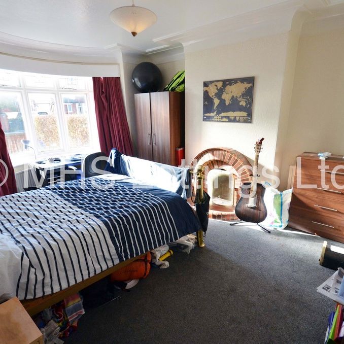 4 Bedroom Semi-Detached House for rent in Becketts Park Drive - Photo 1