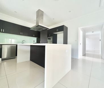 18 William Street, Strathfield South NSW 2136 - House For Rent | Do... - Photo 3