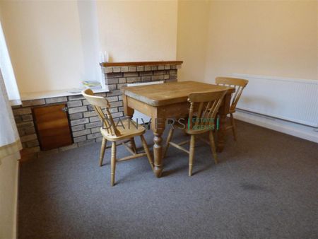 2 bedroom terraced house to rent - Photo 2