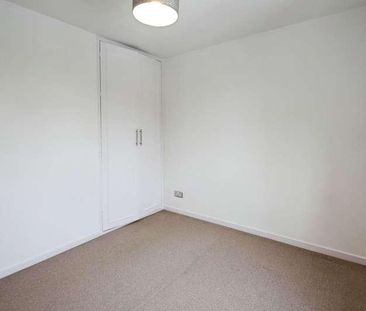 Thorn Drive, George Green, SL3 - Photo 3