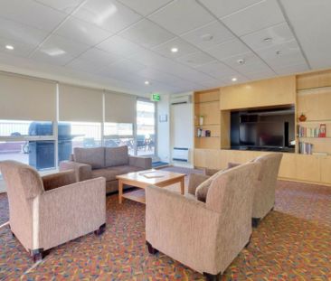 Furnished Studio - Perfect Location - Photo 4