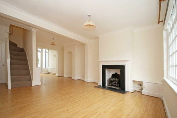 Kenway Road, Kenway Village, SW5 - Photo 1