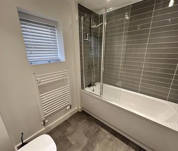 2 bedroom end of terrace house to rent - Photo 5