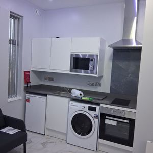 Studio Flat, Brearley Street, B19 - Photo 2