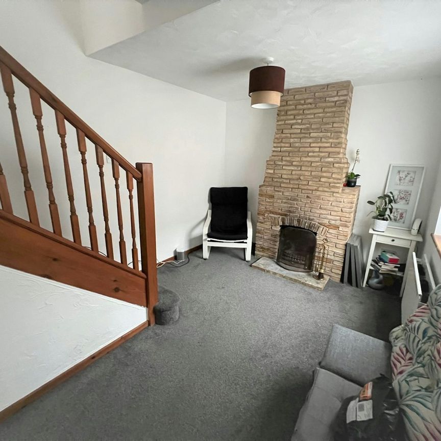 Cottage to rent on - Photo 1