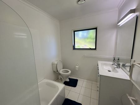 Short Stroll to the Hospital! - Photo 5