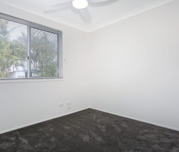 Spacious Family Living with Pool – Walk to the Broadwater & Local C... - Photo 5