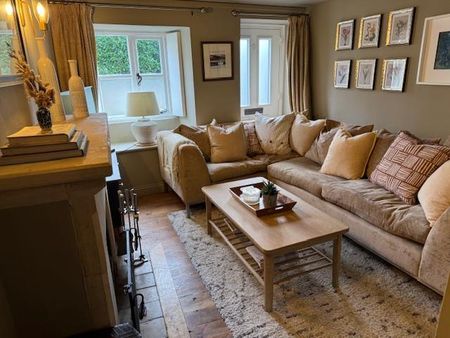 2 bedroom cottage to rent - Photo 2