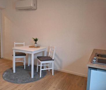 Möbliertes Zimmer mit Gemeinschaftsbad - Photo 1