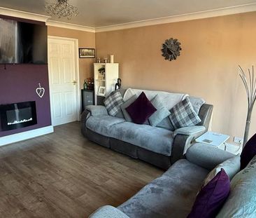 3 bedroom semi-detached house to rent - Photo 2