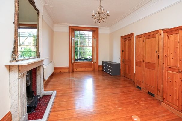 Studio Flat, Lewisham Way, SE4 - Photo 1