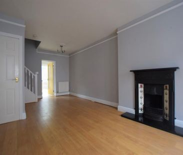 3 Bedroom Terraced To Let - Photo 2