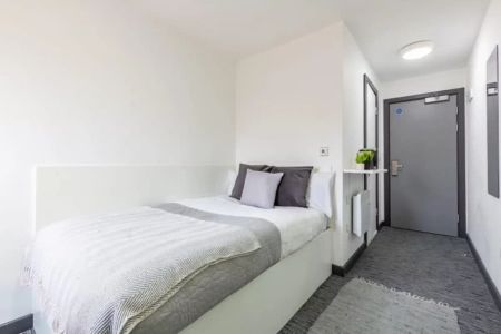 Standard Plus En-suite - Photo 3