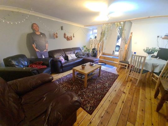 4 bedroom house to rent - Photo 1