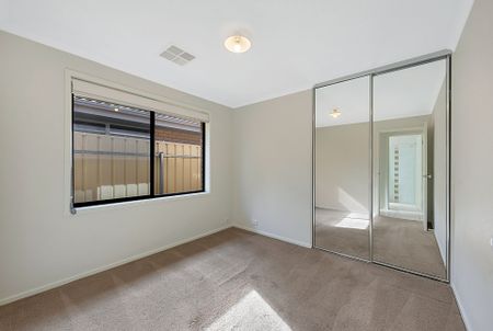 Large Modern Family - 20 Minutes to CBD - Photo 3