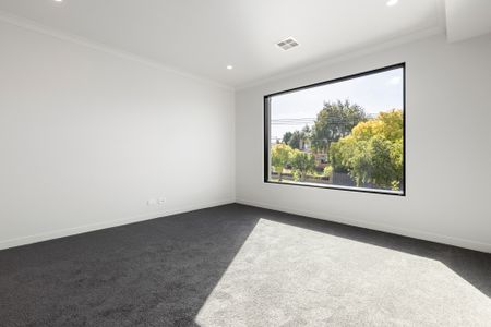 5a Roma Street, Bentleigh VIC 3204 - Townhouse For Rent | Domain - Photo 3